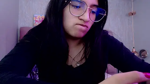 Snapshot of laurenelove chatting on October 6, 4:51 am laurenelove online show from October 6, 4:51 am
