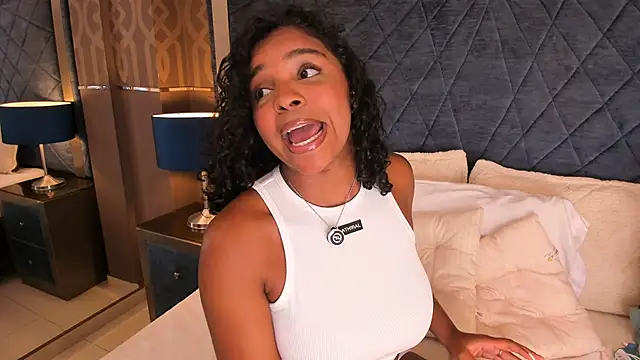 LisaMendez online show from July 2, 3:23 am