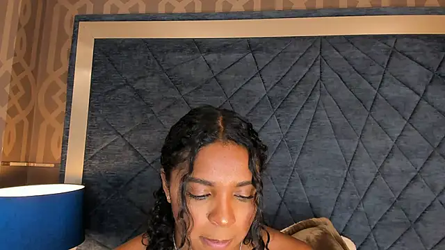 LisaMendez online show from August 1, 1:29 am