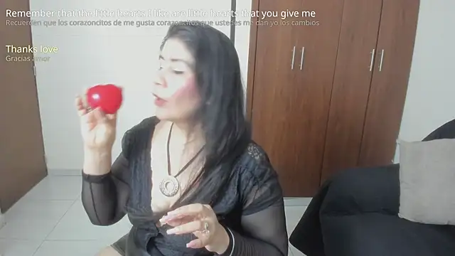 kiraGeiner online show from May 2, 2:04 am