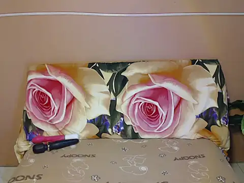 Snapshot of wild_rose69 chatting on October 15, 4:48 am wild rose69 online show from October 15, 4:48 am