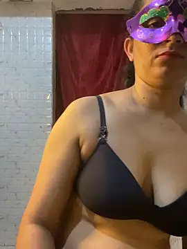 Snapshot of MONA_0213 chatting on October 2, 7:52 pm MONA 0213 online show from October 2, 7:52 pm