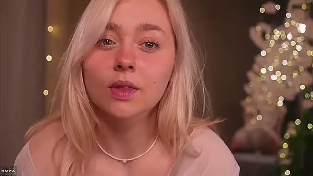 AccaCroyle online show from December 5, 8:43 pm