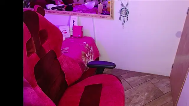 IVET CUTE1 online show from July 5, 4:19 am
