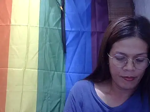 juicycum069 online show from June 19, 9:46 am