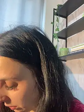 yumi-hot online show from July 13, 1:01 pm