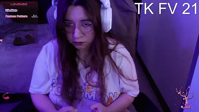 Pink girl0n online show from January 13, 8:35 pm