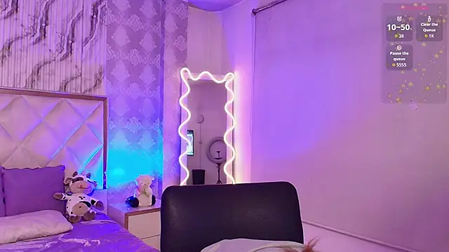 Naomy tay1 online show from November 17, 3:51 am