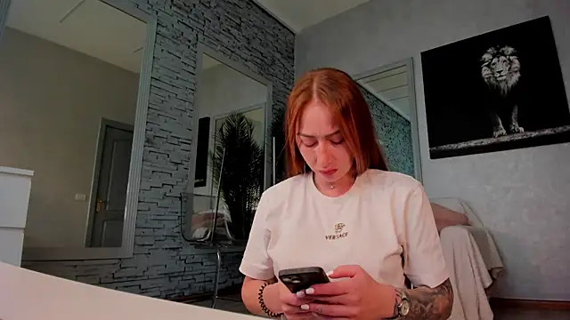 Reina Cummings online show from July 18, 6:28 am