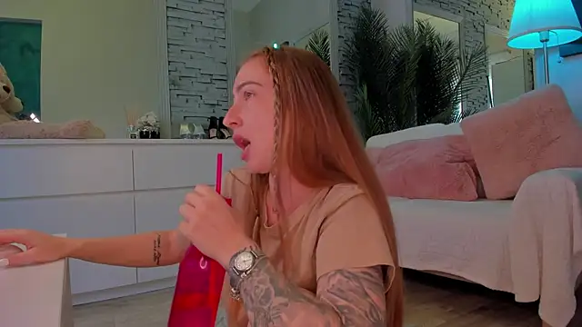 Reina Cummings online show from July 8, 6:37 am