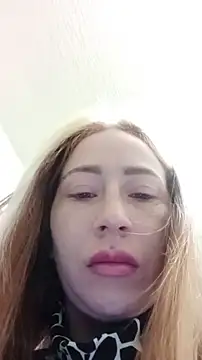 Reina Cummings online show from December 4, 5:42 am