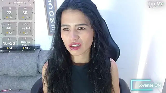 luna starr69 online show from December 16, 1:06 pm