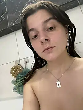 LilyIrons online show from June 28, 1:50 pm