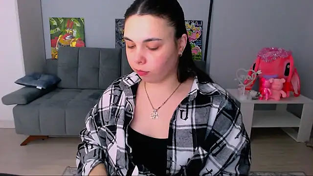 queenofthesense  online show from February 3, 2:44 pm