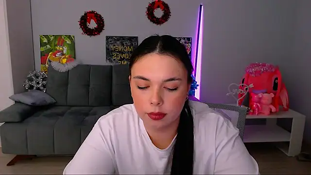 queenofthesense  online show from December 17, 10:52 am