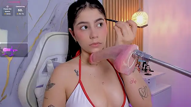 alissaowens  online show from June 23, 11:08 am