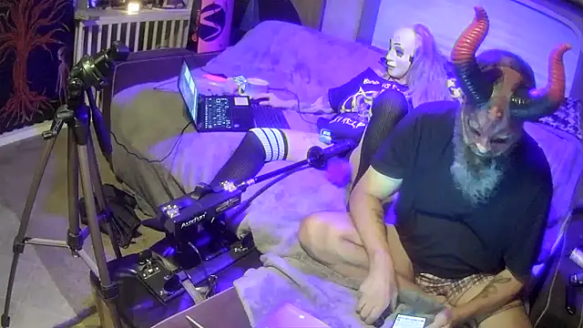 jamiezlilith online show from October 2, 12:26 am