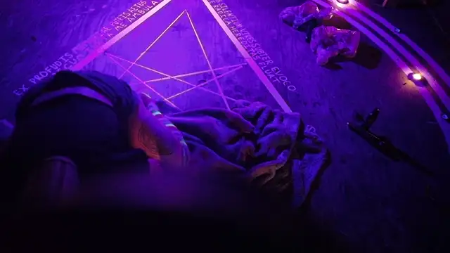 jamiezlilith online show from April 14, 1:38 am