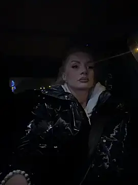 BOO D online show from December 21, 9:19 pm