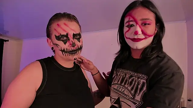 CrazyCakes  online show from October 31, 7:01 am