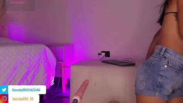  Kendall 19 online show from June 30, 7:57 pm