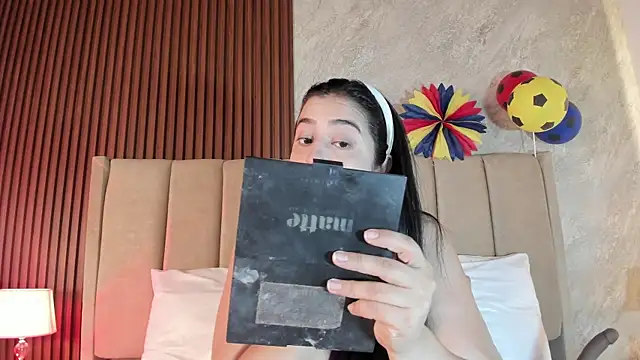  Cris Spicy  online show from June 24, 7:57 pm