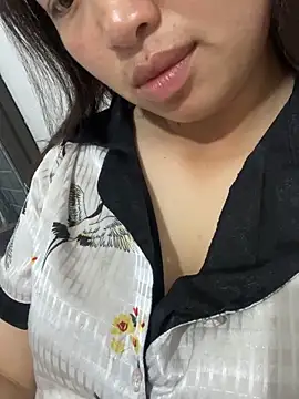 Snapshot of Nhung584 chatting on October 17, 10:07 am Nhung584 online show from October 17, 10:07 am