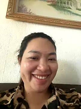 Snapshot of Nhung584 chatting on October 15, 7:55 am Nhung584 online show from October 15, 7:55 am
