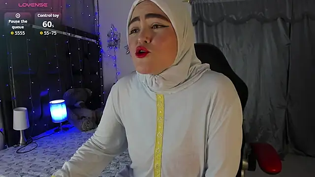 Snapshot of MarianFadel chatting on October 8, 12:31 pm MarianFadel online show from October 8, 12:31 pm