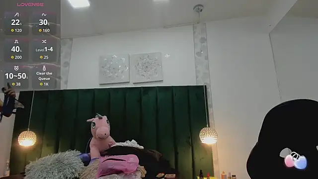 Snapshot of PaulinaGame chatting on September 12, 6:48 pm PaulinaGame online show from September 12, 6:48 pm