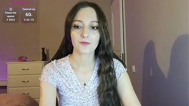 white liillyy online show from August 3, 9:20 pm