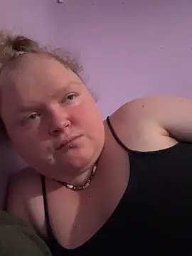 KadiSparkle online show from November 3, 3:54 am