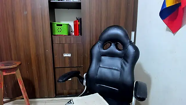 miss bigcockts online show from April 28, 12:53 pm