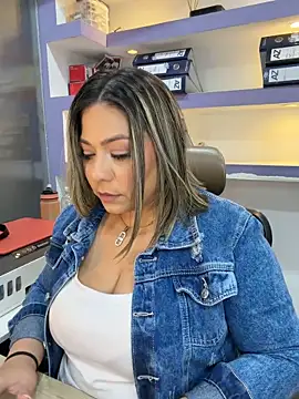 isabella horney  online show from June 26, 9:16 pm