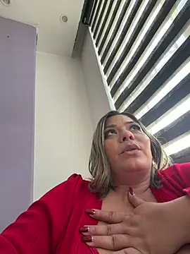 isabella horney  online show from July 28, 8:52 pm