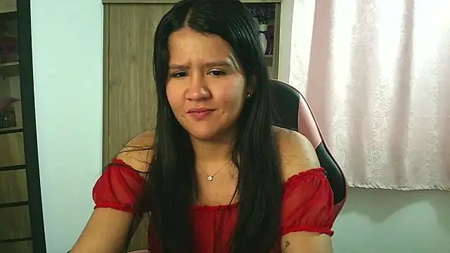 Oliviawatson1 online show from November 21, 1:02 pm