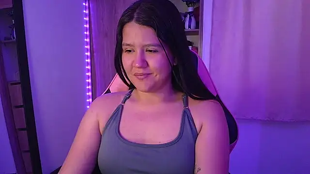 Oliviawatson1 online show from June 29, 12:16 pm