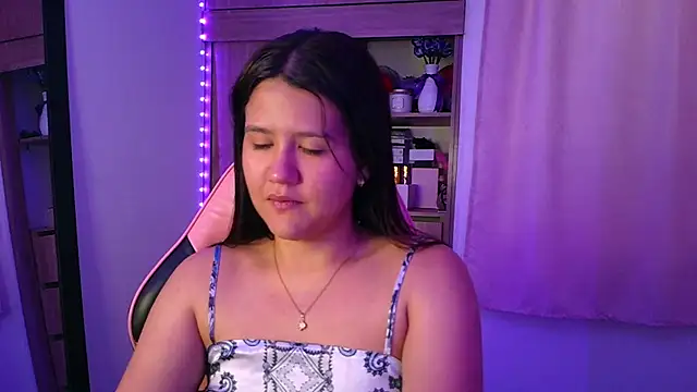 Oliviawatson1 online show from July 20, 12:07 pm