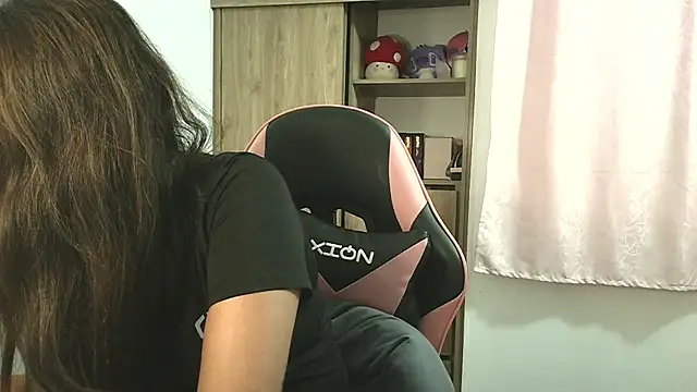 Oliviawatson1 online show from October 10, 12:32 pm