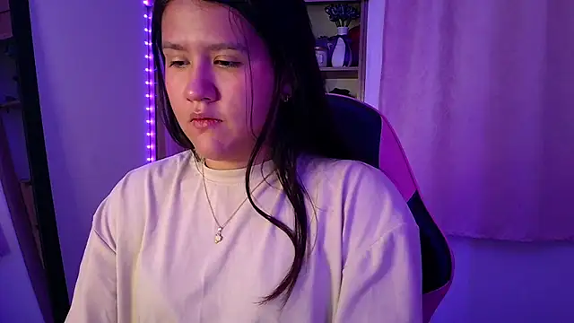 Oliviawatson1 online show from June 25, 11:56 am