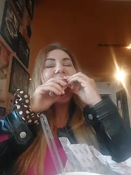 Alisasexxh online show from May 7, 1:59 pm