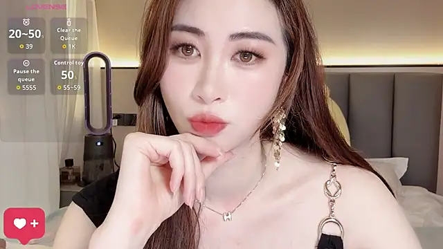 wuyueaini online show from May 2, 6:49 am