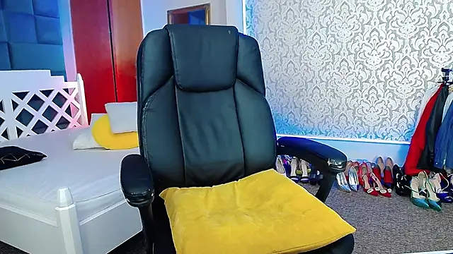 KimoraJoy online show from February 1, 5:01 pm