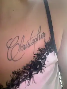 Snapshot of AmeliaRossi_ chatting on October 15, 4:15 am AmeliaRossi online show from October 15, 4:15 am
