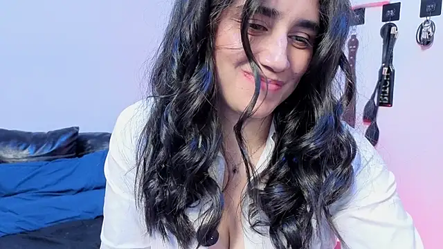 elowen halley1 online show from February 11, 5:25 pm