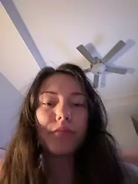 lilbbyily online show from May 9, 4:47 am