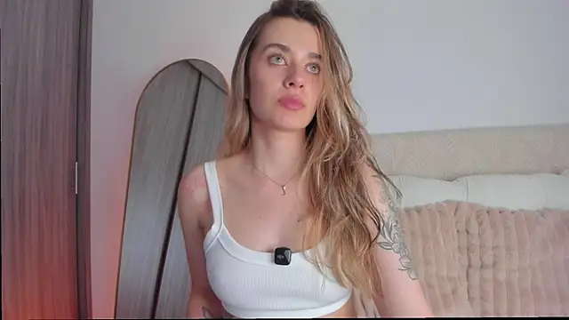 MissLana77 online show from July 25, 1:12 am