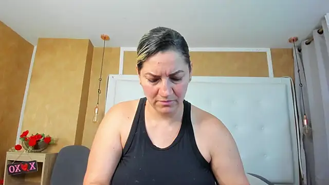 Heidy milf online show from July 21, 8:09 pm