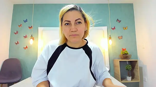 Snapshot of Heidy_milf chatting on September 9, 8:41 pm Heidy milf online show from September 9, 8:41 pm