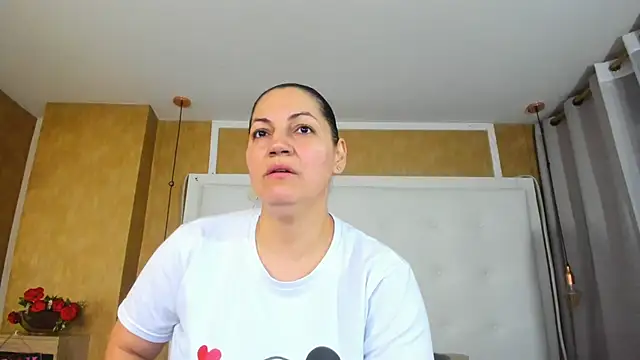 Heidy milf online show from June 17, 7:48 pm